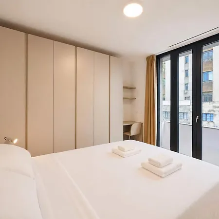 아파트 Piazza Dante Luxury - Design & View Of The Center *