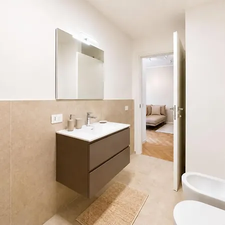 Piazza Dante Luxury - Design & View Of The Center Apartment Genua