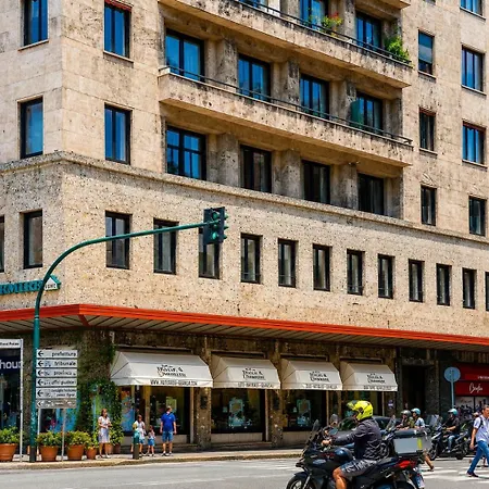 Piazza Dante Luxury - Design & View Of The Center 아파트